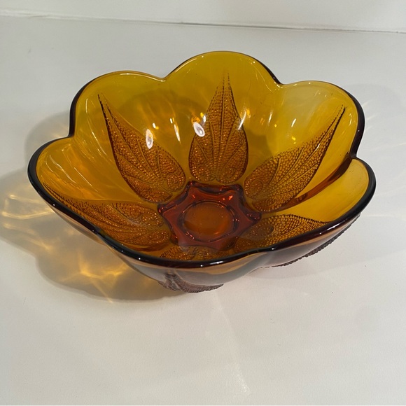 Vintage Anchor Hocking Beaded Leaf Design Amber Glass Bowl - Picture 1 of 8